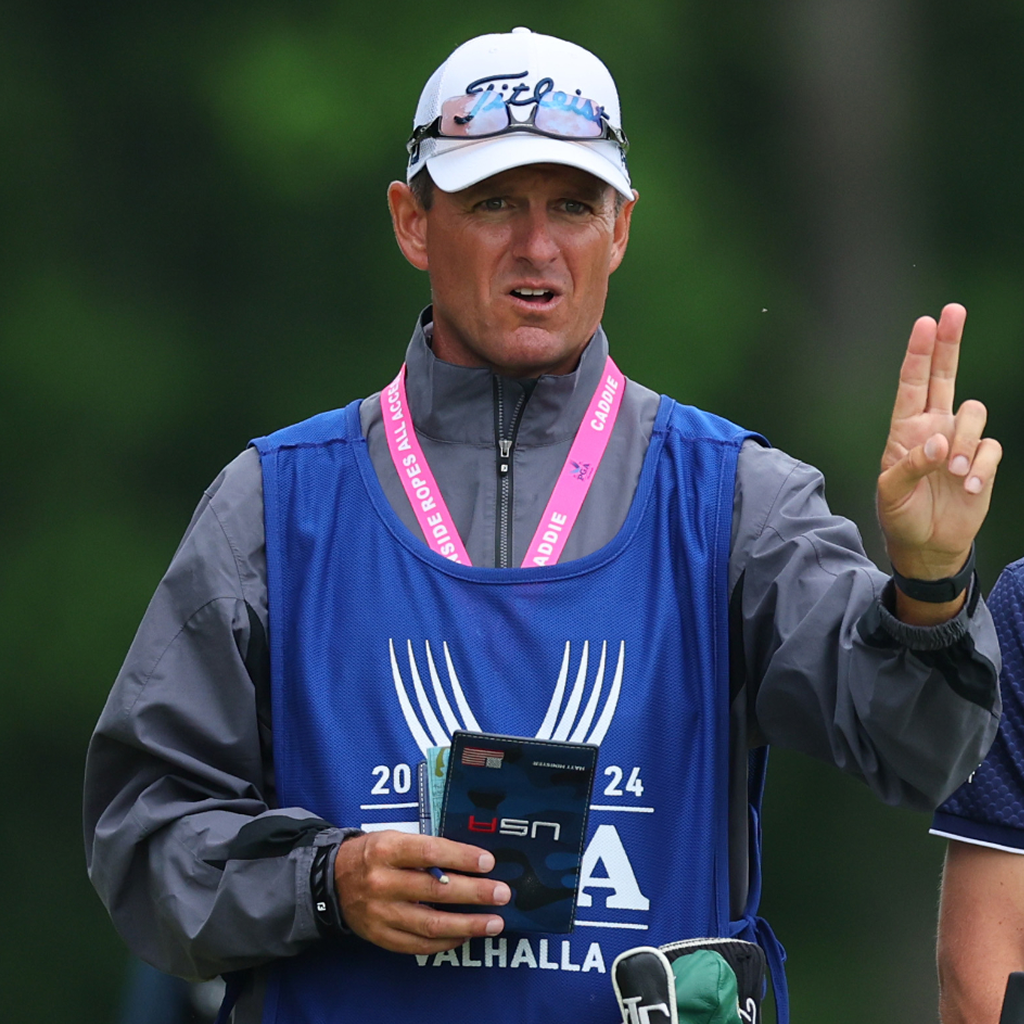 Matt Minister: Professional Caddie Profile | GoCaddie